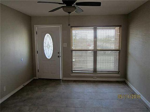 2nd image of 5633 Sherbrooke Ave