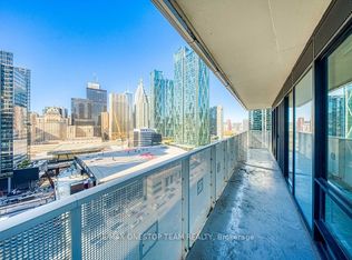 88 Harbour St #2104, Toronto, ON M5J 0C3