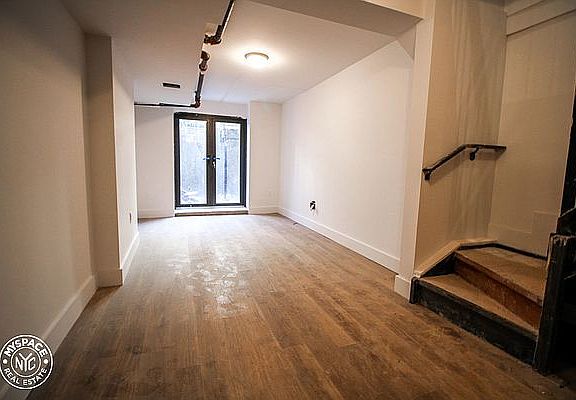 5th image of 1501 Dekalb Ave APT 1L