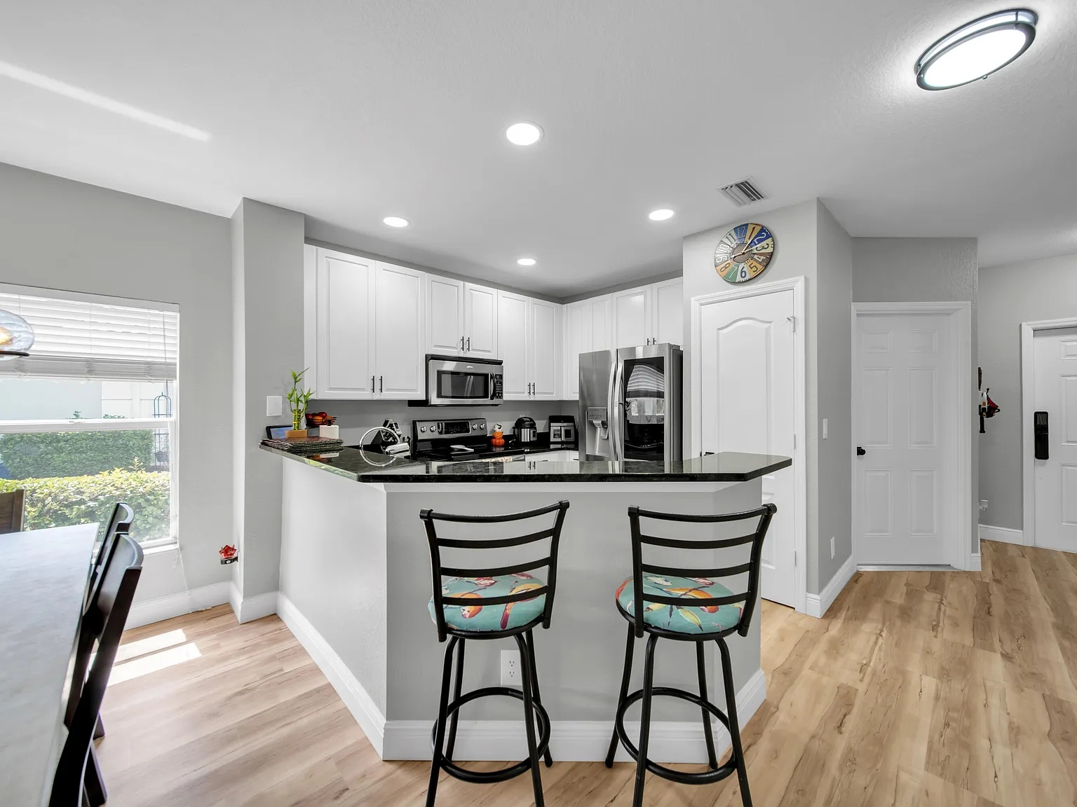 2 bed, 2.5 bath, 1205 sqft, $1,700 — Photo 4