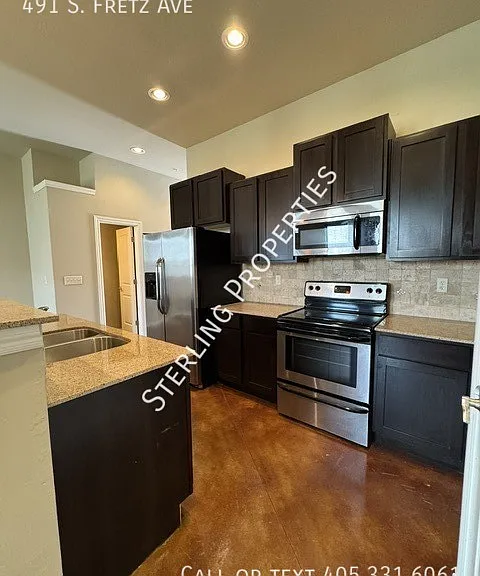 491 S Fretz Ave — Photo 6