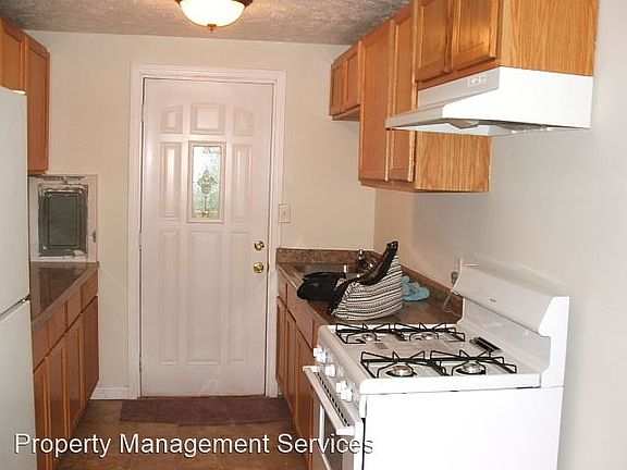 3rd image of 54253 Southwood Dr