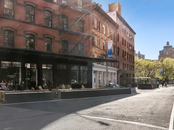 129 Duane Street image 11 of 15