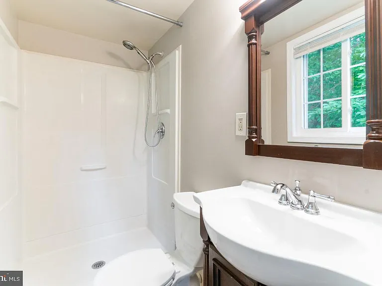 5906 Oak Leather Dr — Photo 16