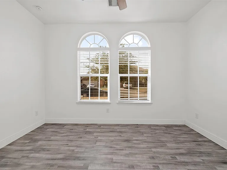 6439 Brimridge Ln — Photo 5