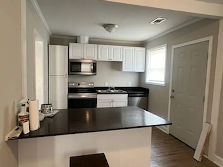 912 Chestnut St — Photo 2