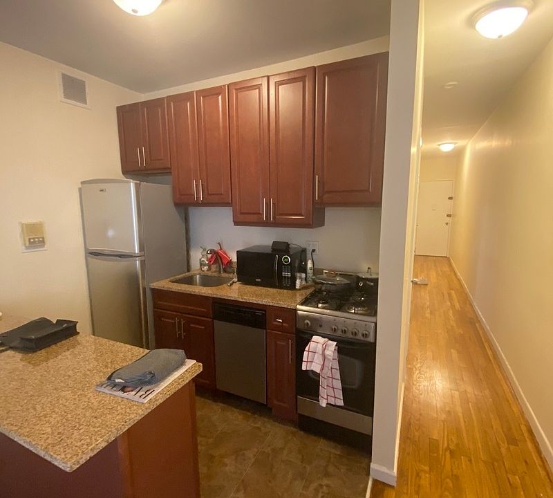 1st image of 450 W 58th St APT 5F