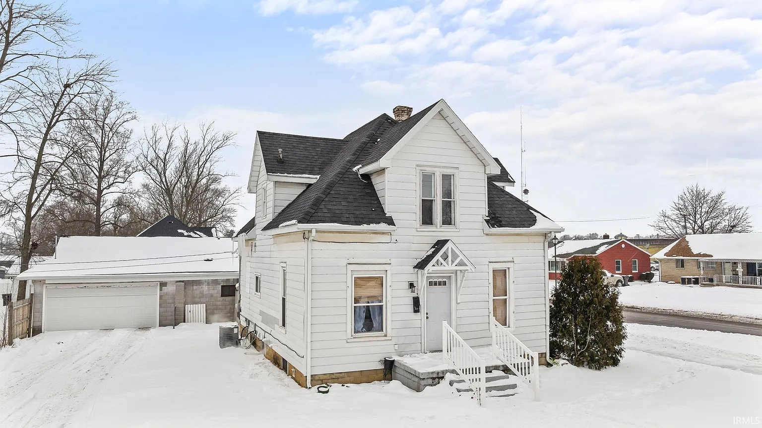 2228 E Market St photo 1