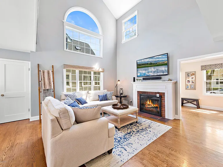 344 Euclid Ave — Photo 8