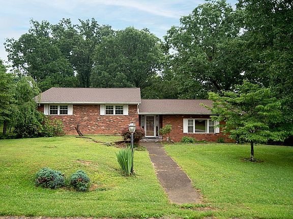 2nd image of 8521 Lynnwood Dr