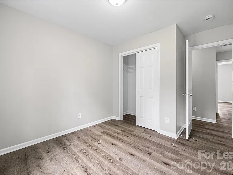 5194 Brooktree Dr — Photo 18