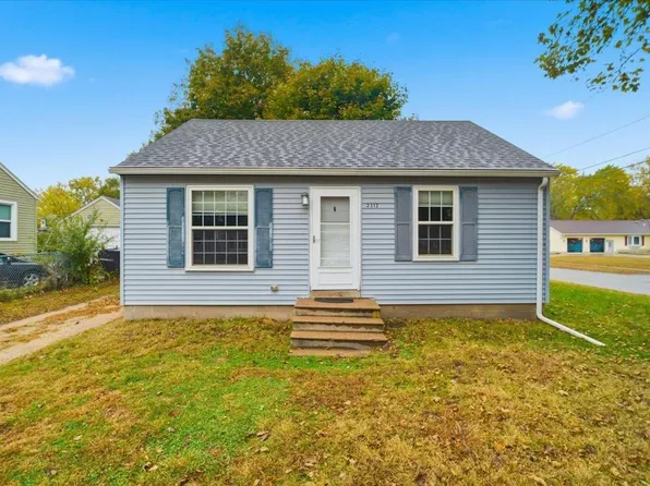 2312 Cypress Ave, Cedar Falls, IA 50613