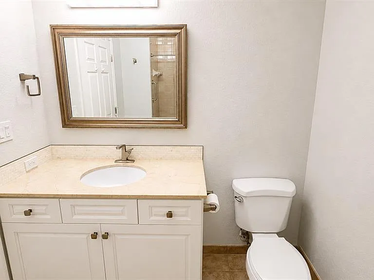 1064 N Tamiami Trl #1304 — Photo 20