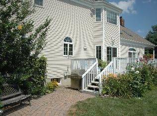 8 Starview Dr, Flemington, NJ 08822