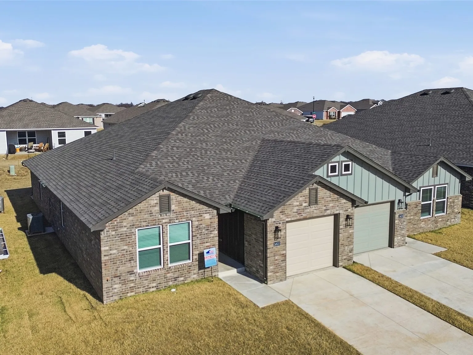 3 bed, 2.0 bath, 1544 sqft, $1,900 — Photo 3