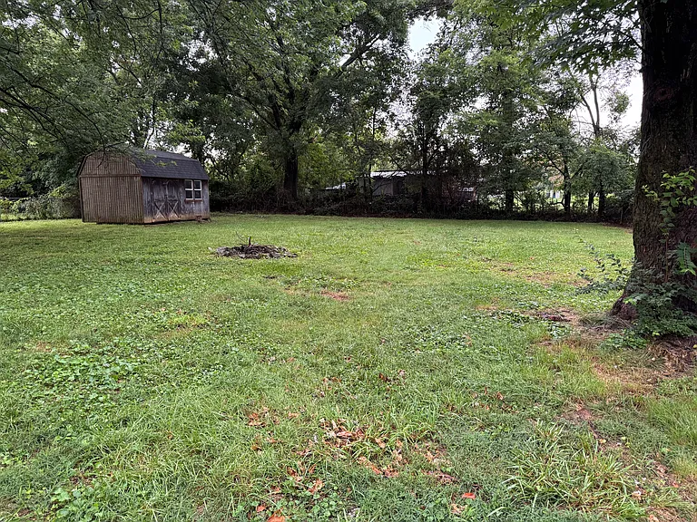 112 William Dr — Photo 10