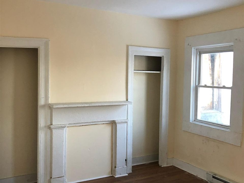 2nd image of 9 Albany St