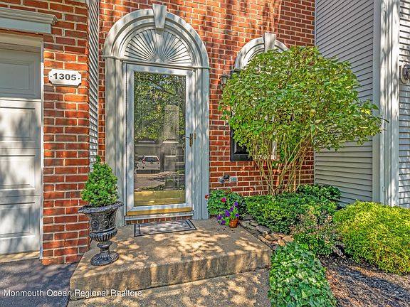 2nd image of 1305 King George Ln #82