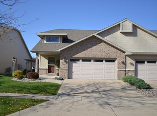 1251 Prairie Falcon Trl, Green Bay, WI 54313