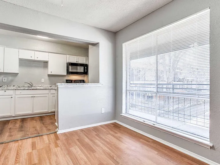 Esperanza Apartments — Photo 6
