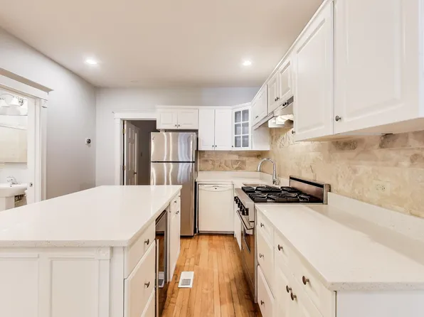 2323 W Dickens Ave #1, Chicago, IL 60647