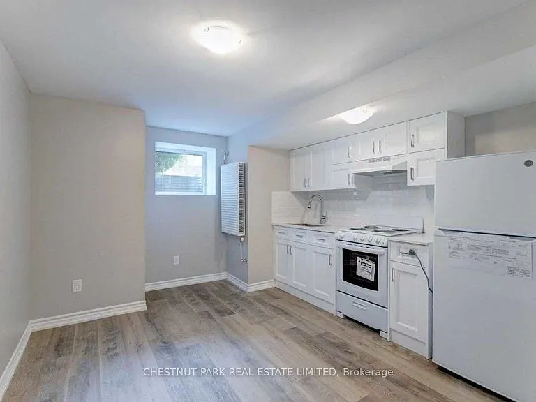 110 Livingstone Ave #LOWER — Photo 3