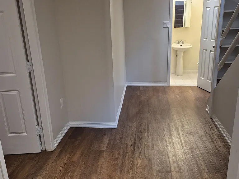 353 Brownridge Dr #LOWER — Photo 13