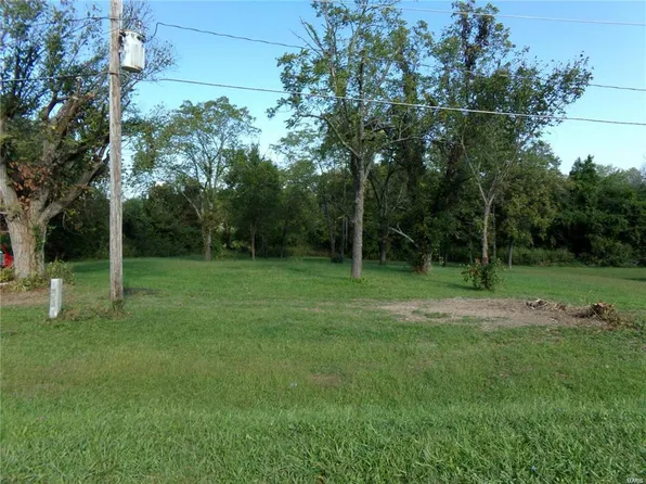 1205 E James Blvd, Saint James, MO 65559