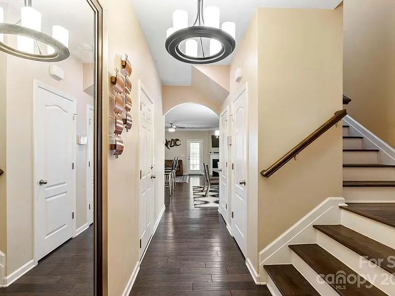5009 Mockernut Ln — Photo 20