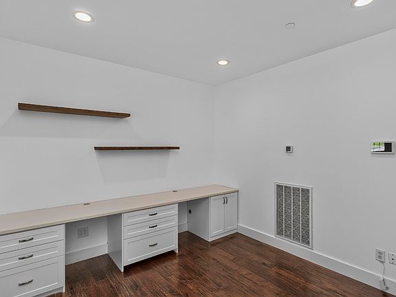 5th image of 4528 Sawmill Pl