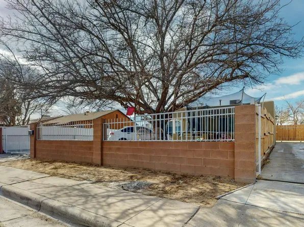 409 57th St NW, Albuquerque, NM 87105