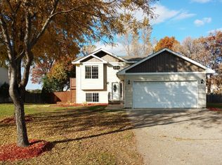 609 Sunwood Park Dr, Waite Park, MN 56387