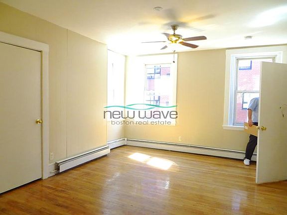 3rd image of 149 Endicott St APT 2