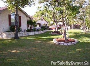 1188 Country View Dr, La Vernia, TX 78121