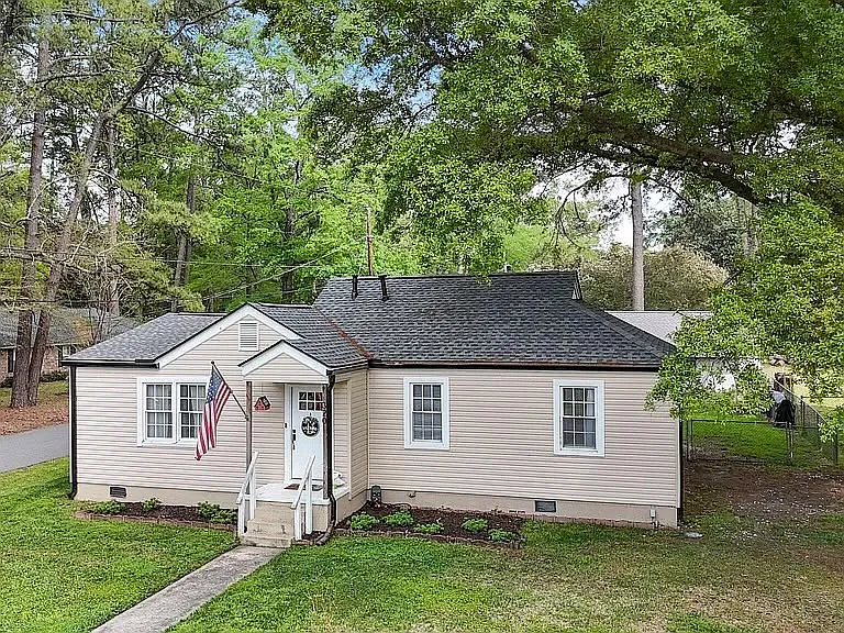 320 Georgia Ave — Photo 23