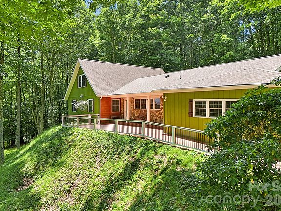 3rd image of 671 Trillium Ln