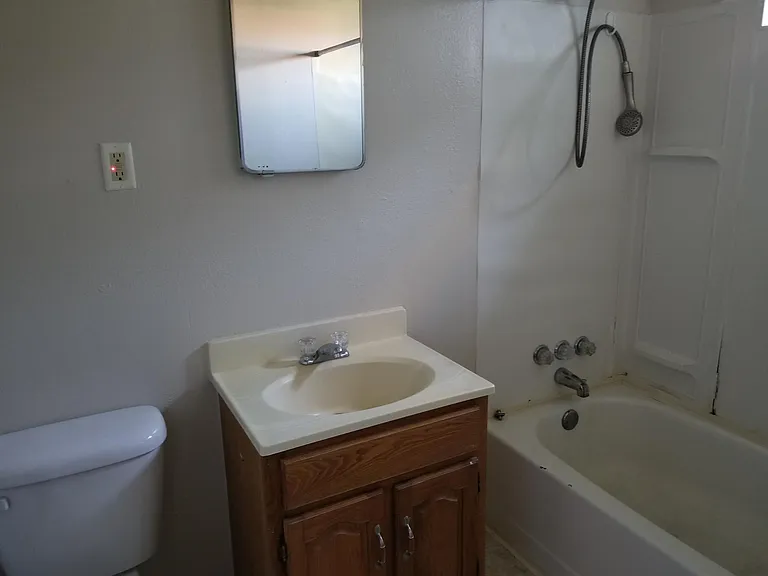 1617 NW Lincoln Ave — Photo 11