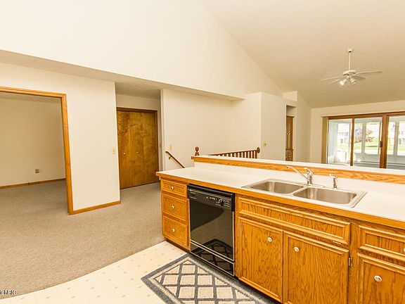 5th image of 14709 Anchor Ct