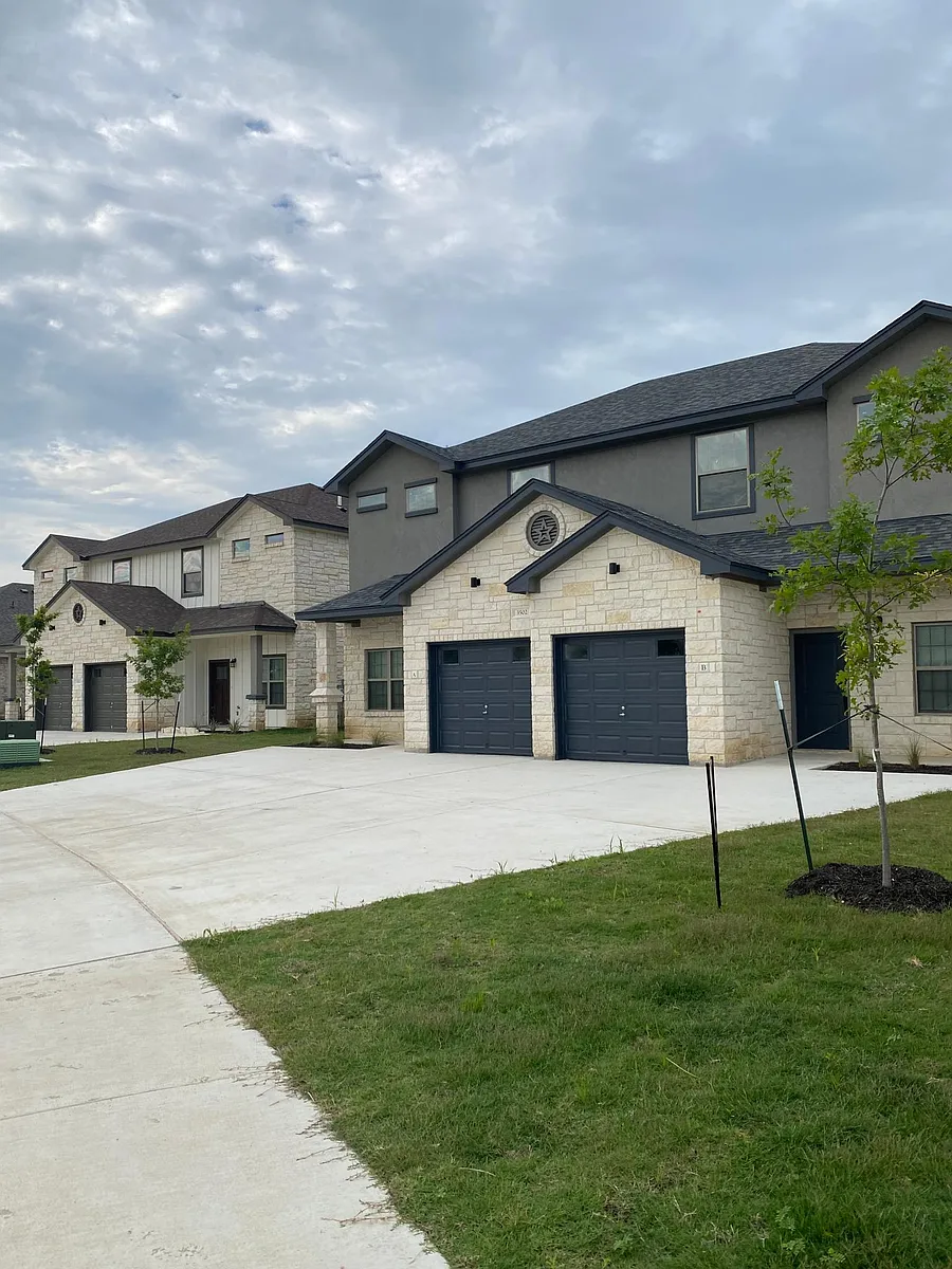 Building Photo - 3508 Abraham Dr #B