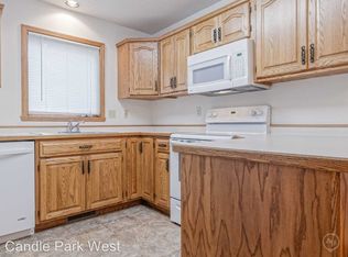 1741 34th St SW APT E, Fargo, ND 58103