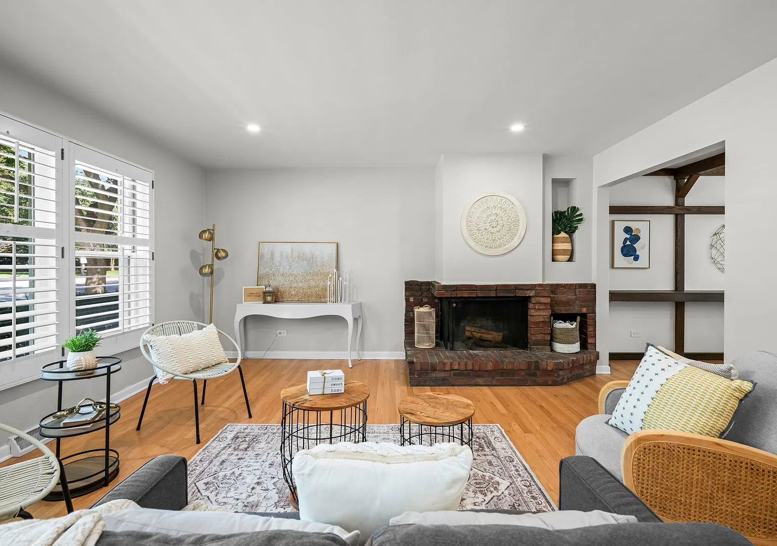 3 bed, 1.5 bath, 1526 sqft, $3,400 — Photo 4