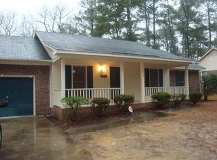 1918 Lyon Rd, Fayetteville, NC 28303