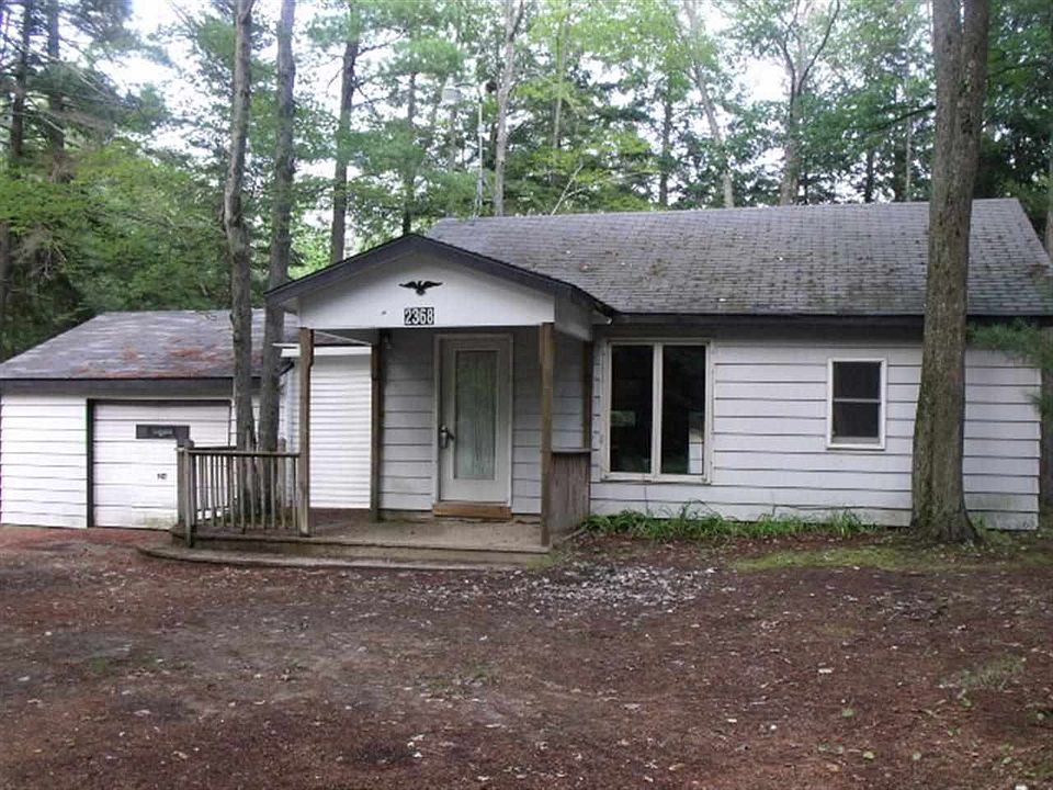 1st image of 2368 Lake St