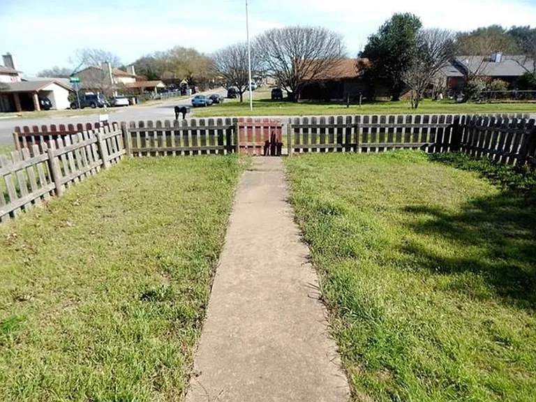 1905 E Stassney Ln #A — Photo 11