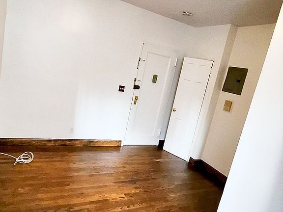 4th image of 402 8th Ave APT 2b