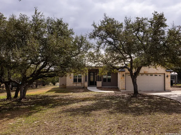 165 Mull Rd, Kerrville, TX 78028