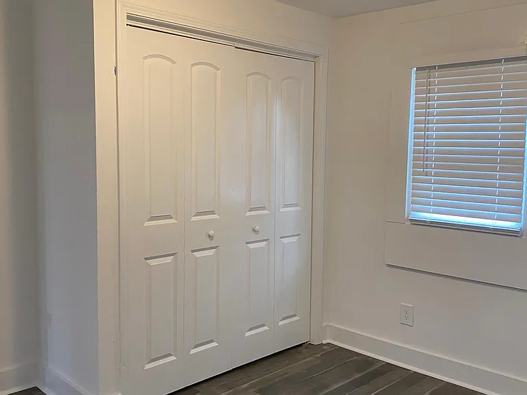 379 Illinois Ave NW — Photo 15