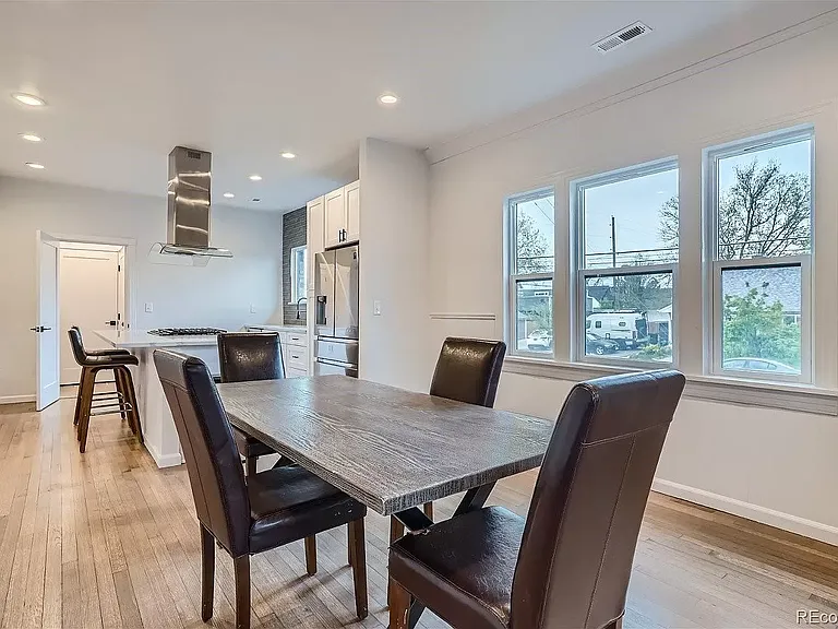 1400 Perry St — Photo 4