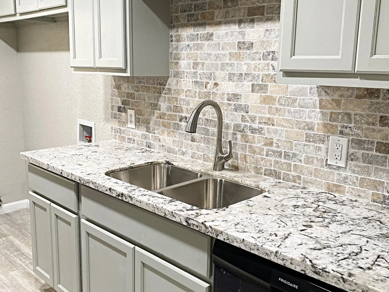 2 bed, 1.5 bath, 1020 sqft, $1,295 — Photo 4
