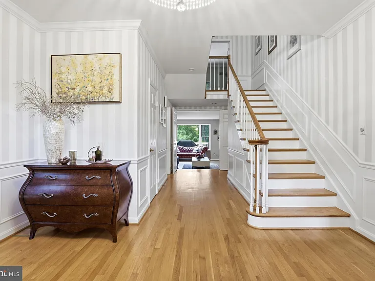 7715 Crossover Dr — Photo 11